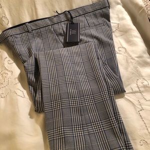 NEVER BEEN WORN WORTH PANTS - size 8